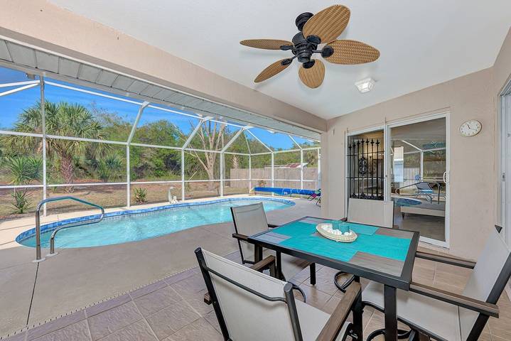 Vacation rental for 6 people, with yard, with pets in North Port FL