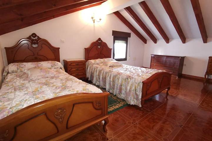 Preciosa casa con jardín en la bahía de Santander in Pedreña, Marina de Cudeyo