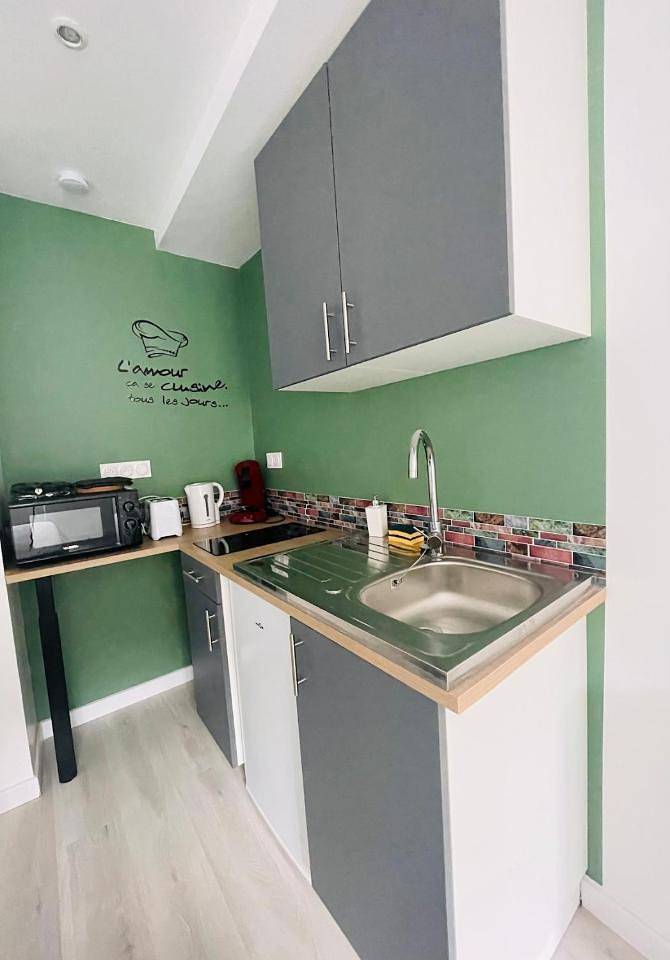 Appartement entier, One-Bedroom Apartment in Saint-Romain-en-Gal, Lyon et ses environs