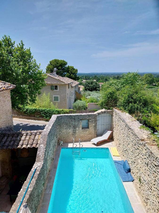 Maison d’hôte pour 10 personnes, avec Terrasse et Jardin ainsi que Piscine et Vue à Lagnes - 4