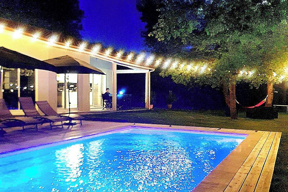 Au bois Joli Villa ombragé Piscine privée, sécurisée 4 chambres Près de Bergerac in Lembras, Périgord Pourpre
