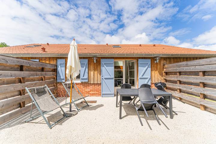 Gîte pour 2 personnes, avec piscine et jardin, adapté aux familles à Naujac-sur-Mer - 4
