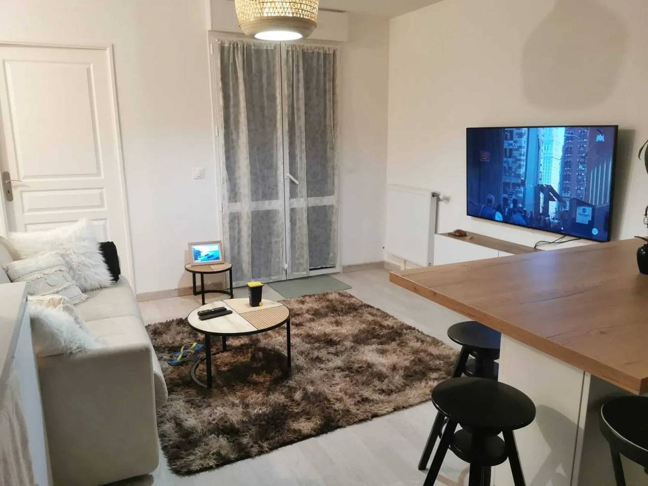 Ganze Wohnung, Charmantes Apartment in Viroflay mit Terrasse & Parkplatz in Viroflay, Yvelines