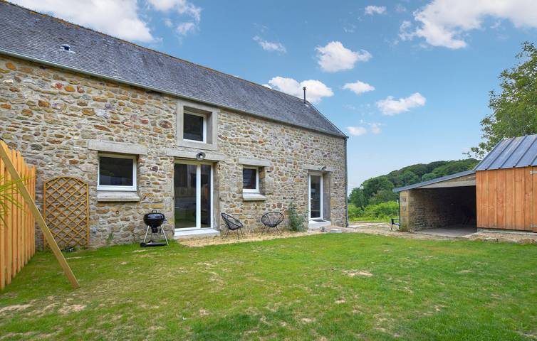 Gîte pour 8 personnes, avec terrasse et jardin à La Pernelle