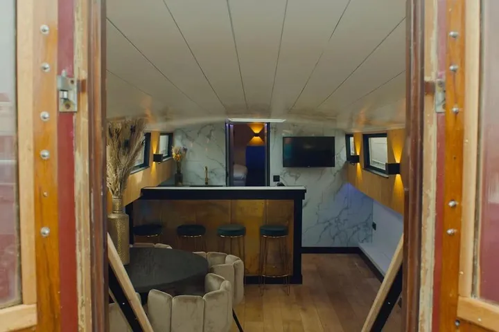 Barco para 8 personas, con terraza - 1
