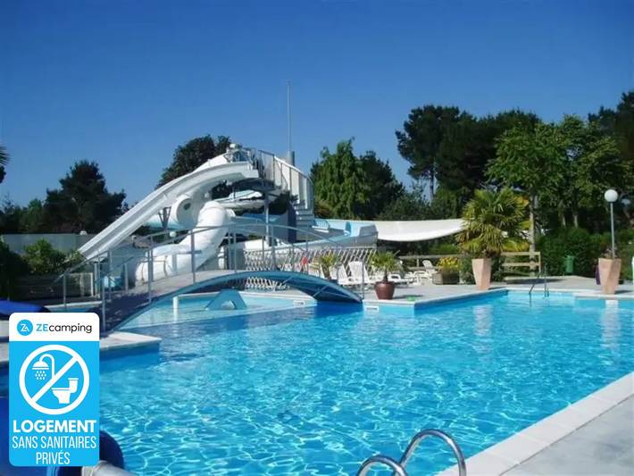 Tente pour 4 personnes, avec bassin pour enfant dans le Morbihan - 2