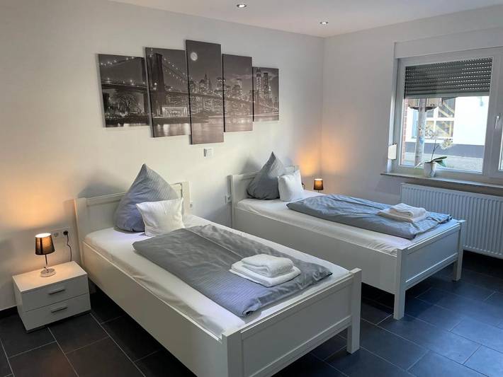 Ferienwohnung für 8 Personen, mit Balkon und Terrasse sowie Ausblick in Rühen