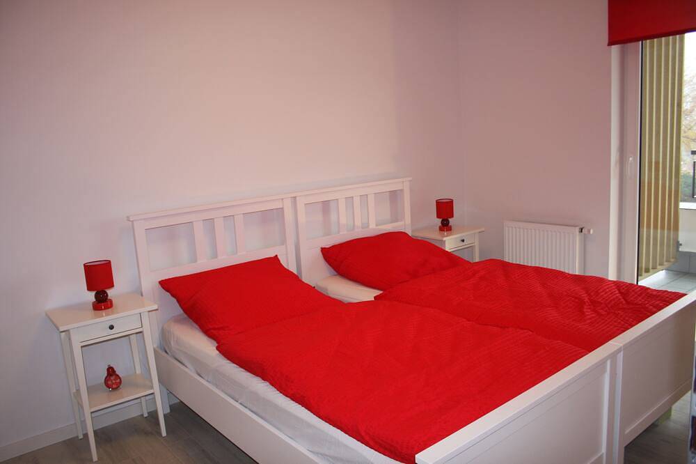 Ganze Wohnung, Großzügiges Apartment, Poolblick, 500 m zum Strand, Ostsee bei Kolberg in Ustronie Morskie (Stadt), Ustronie Morskie