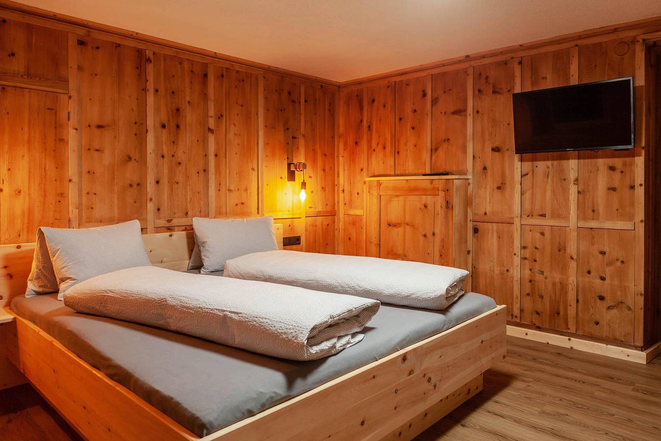 Ganze Ferienwohnung, Schneggnheisl - Panorama Appartements in Sautens, Ötztal