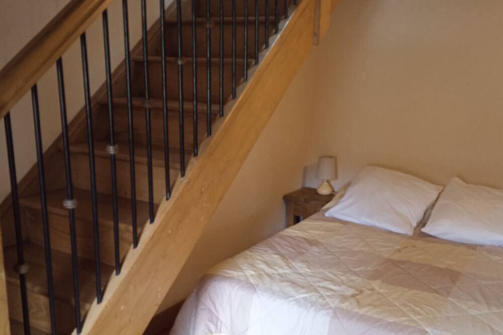 Gite lou Puech Meublé Tourisme Dans le Parc National des Cévennes in Rousses, Cévennes