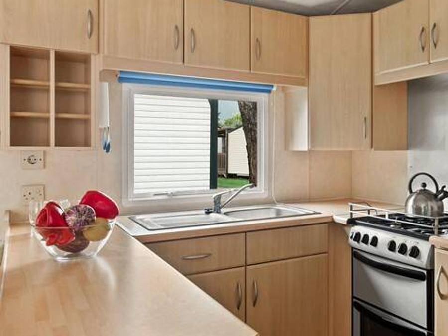 Camping Marvilla Parks Friese Meren - Stacaravan 8 personen - Klassiek | 3 Slaapkamers | 6/8 Pers. | Verhoogd terras in IJsselmeer