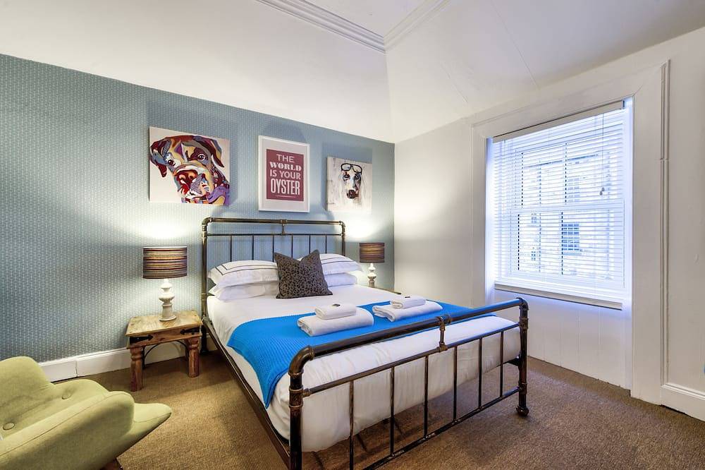 Boho West End Townhouse 6 Bed 6 Bath Sleeps 10 in Glasgow, Greater Glasgow and Clyde Valley