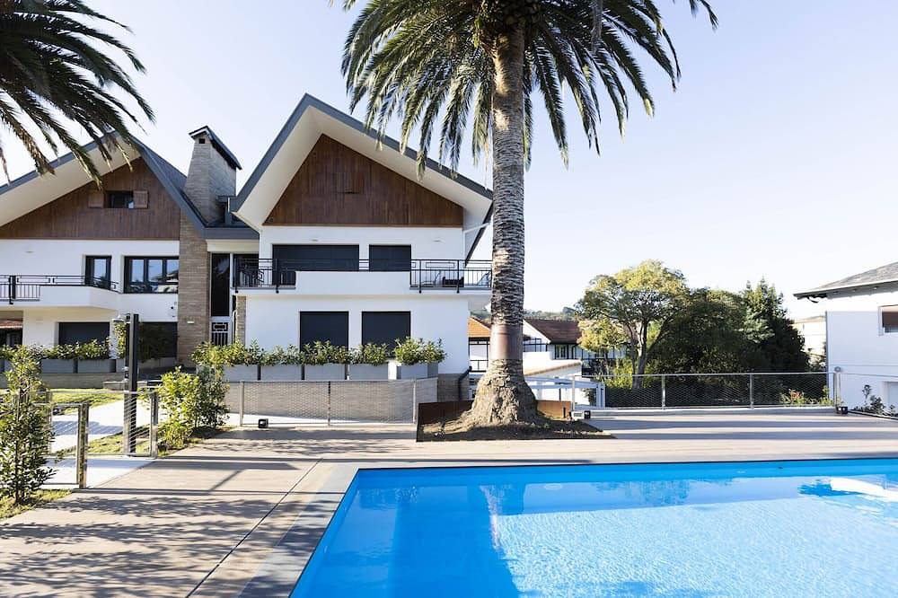 Entire apartment, Kofradia in Hondarribia, Basque Coast (Spain)