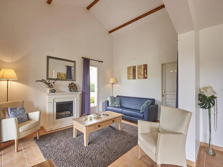 Location de vacances pour 6 personnes, avec jardin à Vasles - 2