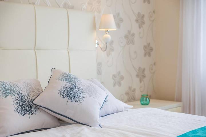 Maison d’hôte pour 2 personnes, avec terrasse ainsi que jardin et vue