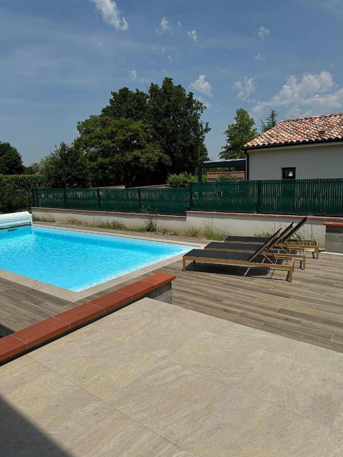 Location de vacances pour 10 personnes, avec terrasse et piscine à Sainte-Foy-d'Aigrefeuille - 2