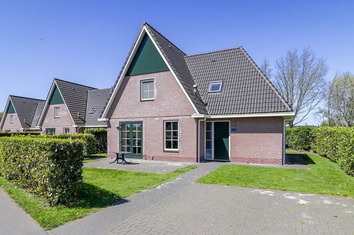 Ferienhaus für 10 Personen, mit Garten und Terrasse in Makkum