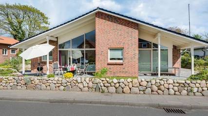 Ferienhaus für 4 Personen, mit Terrasse und Garten in Kopperby