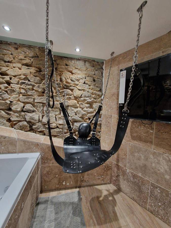Appartement entier, L'éxperience Love Room in L'Étrat, Loire
