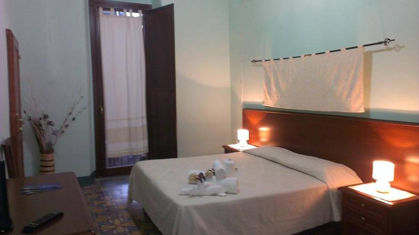 Maison d’hôte pour 3 personnes, avec balcon à Bosa - 3