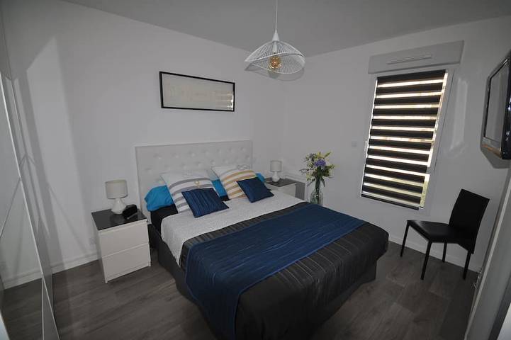 Gîte pour 2 personnes, avec jardin et terrasse dans Plage du Roaliguen - 3