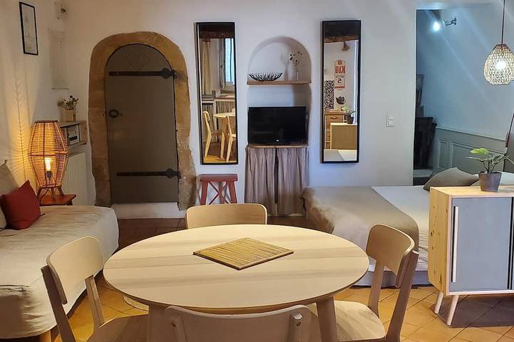 Location de vacances pour 3 personnes, avec Terrasse à Jouques