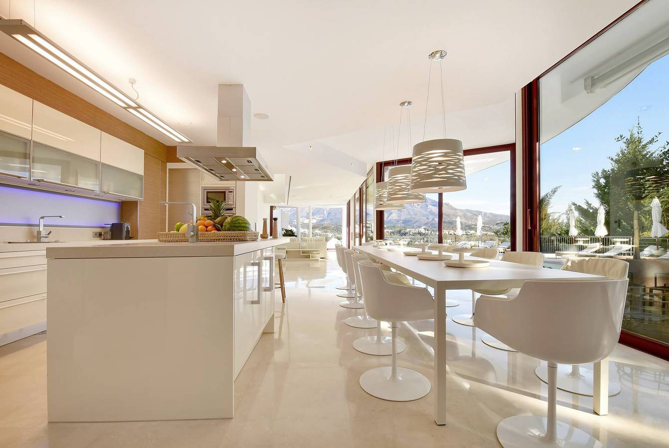3325 Villa Blanca in Marbella West, Marbella