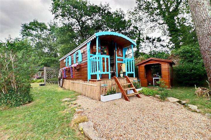 Gîte pour 2 personnes, avec Jacuzzi ainsi que Terrasse et Jardin à Plescop