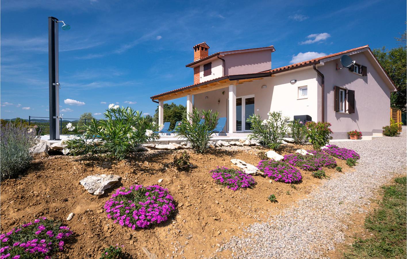 Charmante Ferienwohnung mit Pool und Terrasse, 2,5 km vom Fluss Raša entfernt in Kršan, Ostküste Istrien