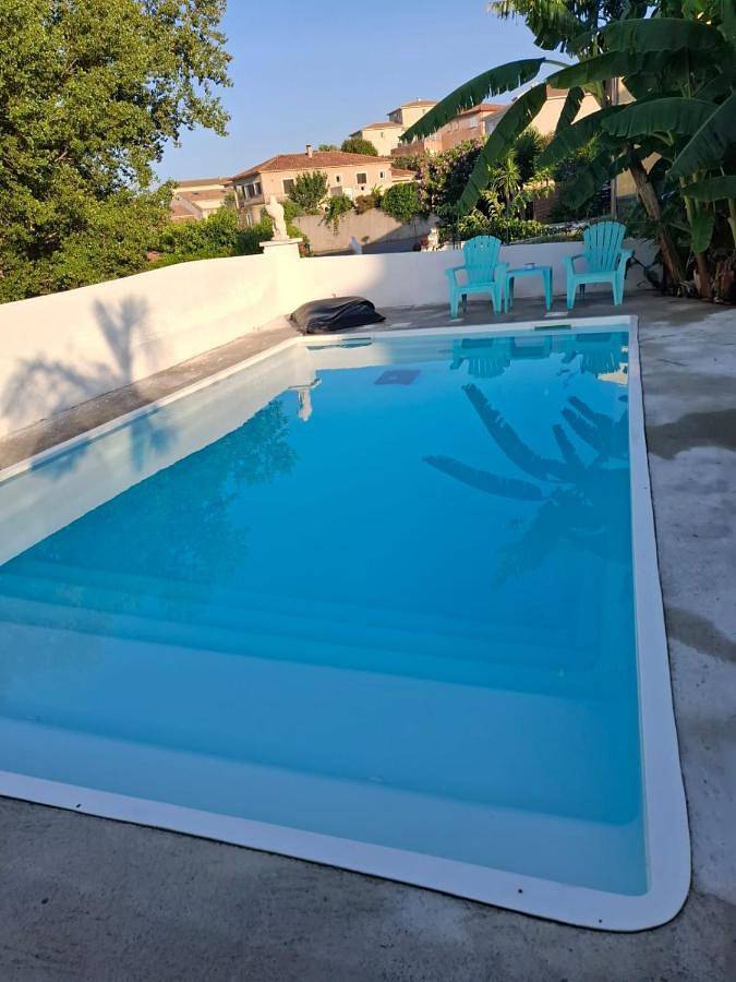 Location de vacances pour 5 personnes, avec vue ainsi que terrasse et piscine à Biguglia - 4
