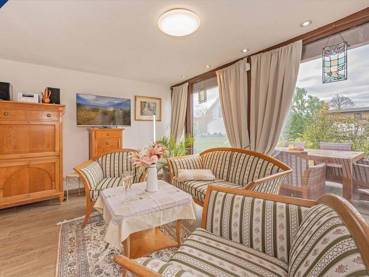 Ganze Ferienwohnung, Zum Fachwerkhaus - Moderne Ferienwohnung mit Terrasse & Garten im ruhigen Inseldorf in Zirchow, Usedom