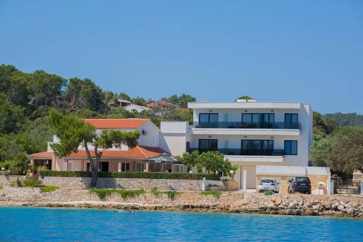 Hotel dla 2 osób, z ogród i basen oraz widok w Šolta