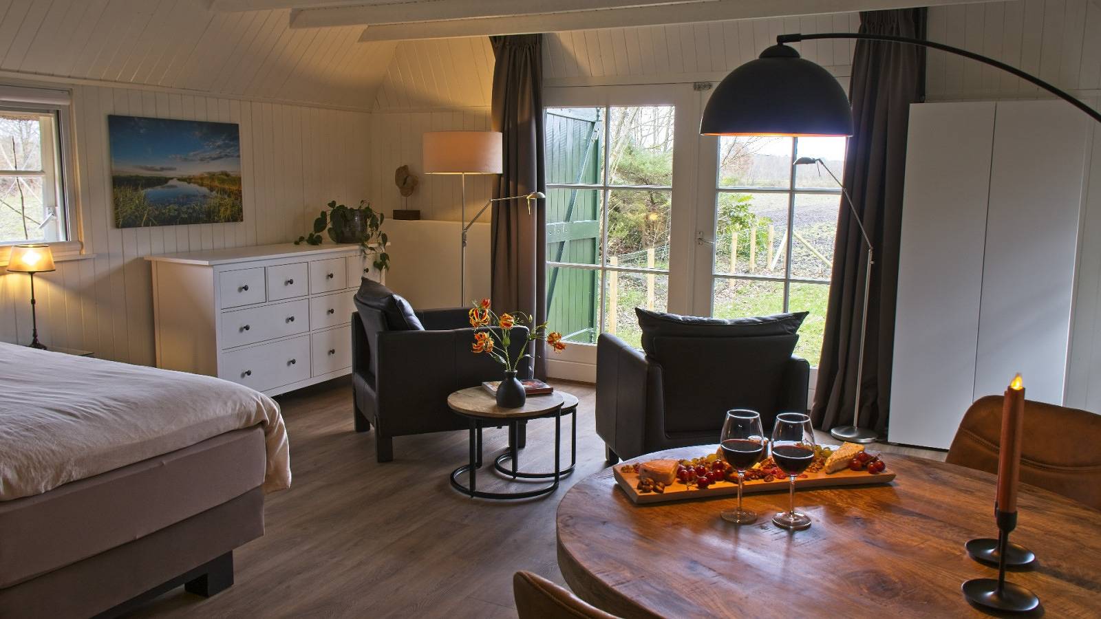 Gehele studio, Rustig gelegen studio voor 2 personen met volledig omheinde tuin, nabij Weerribben-Wieden in Nationaal Park Weerribben-Wieden