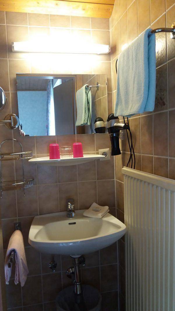 Doppelzimmer Nr. 5 mit Dusche, Wc in Sankt Margarethen im Lungau, Bundesland Salzburg