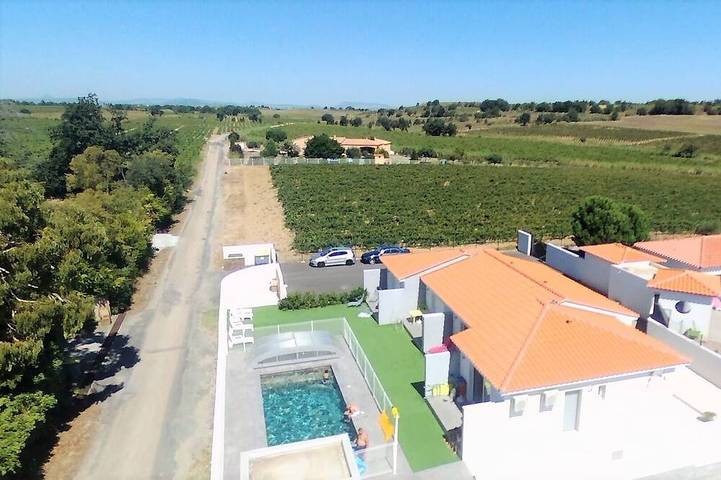 Appartement de vacances pour 6 personnes, avec piscine ainsi que jardin et terrasse