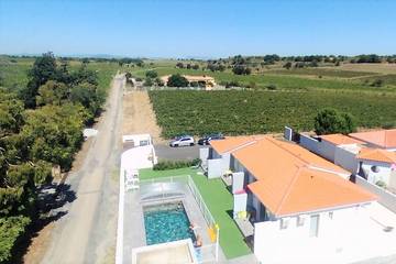 Gîte pour 6 personnes, avec terrasse ainsi que piscine et jardin à Saint-Jean-Lasseille