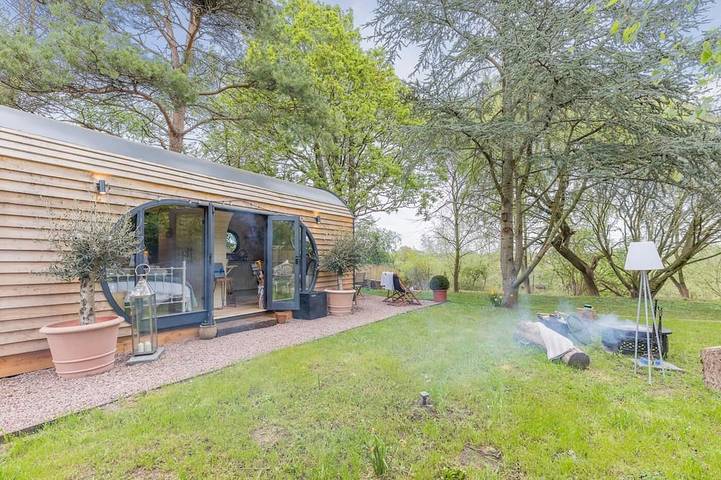 Glamping for 2 people in Worcestershire