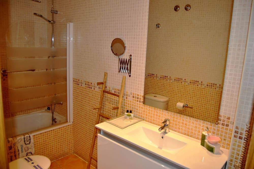 Ganze Wohnung, Deluxe Wohnung Mit Jacuzzi Liebe Für Zwei in Collado Mediano, Madrid Province
