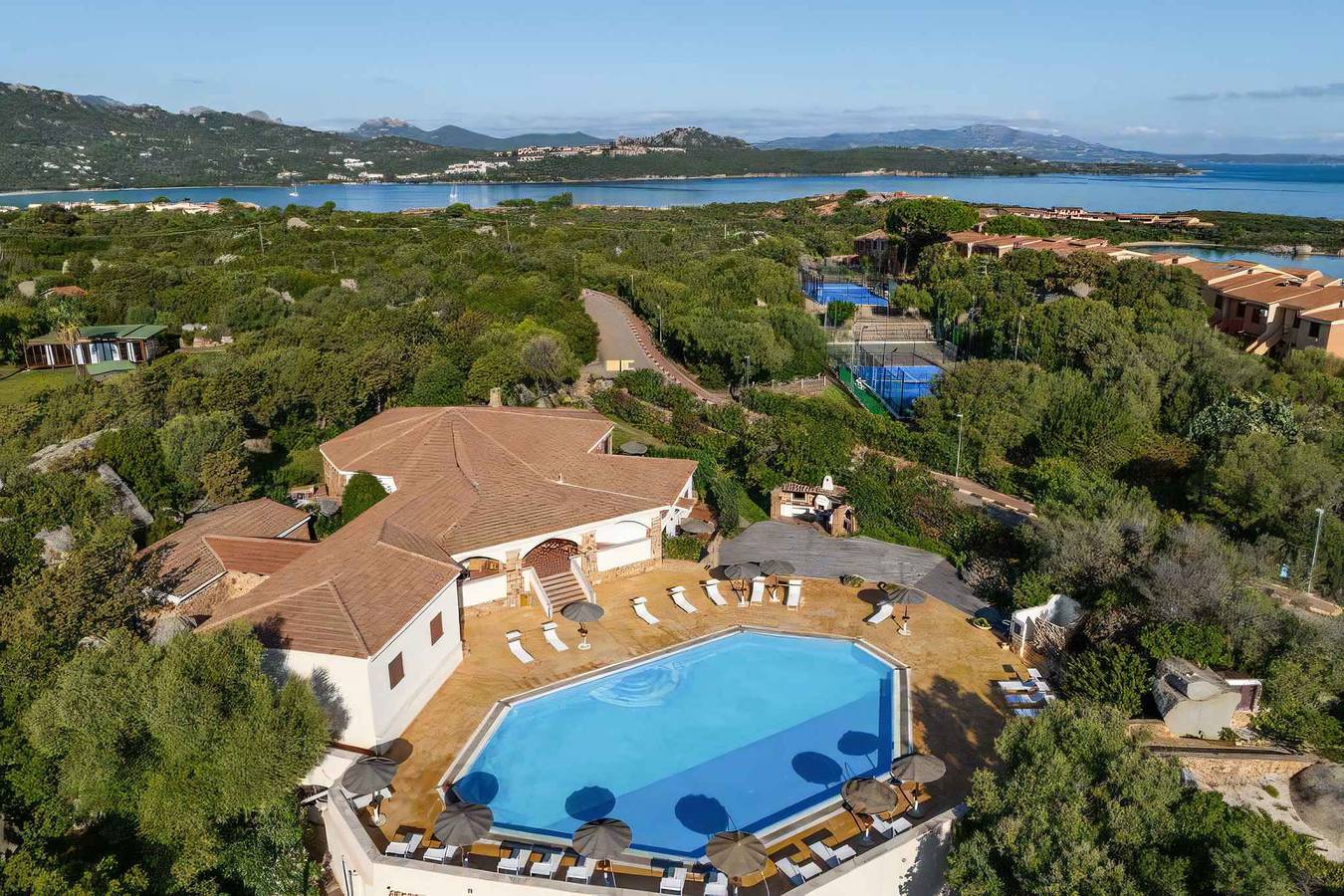 Appartamento intero, Appartamento con piscina  in Villaggio Marineledda, Costa Smeralda