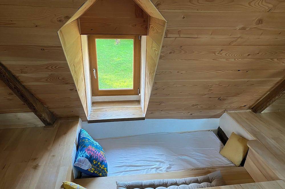 Gîte cosy dans longère  d un Manoir  terrasse privatif sur une propriété de 7 ha in Saint-Laurent, Région de Guingamp