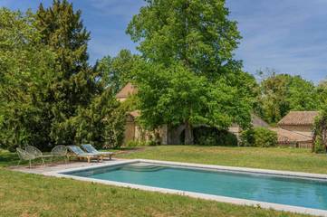 Location de vacances pour 6 personnes, avec piscine ainsi que jardin et terrasse à Saint-Gervais-sur-Roubion
