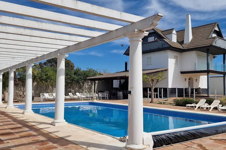 Casa de vacaciones para 15 personas, con jardín y balcón, Se admiten mascotas - 1