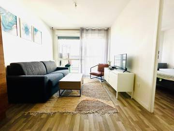 Gîte pour 4 personnes, avec balcon à Sarcelles