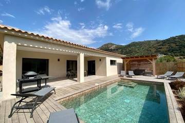 Villa pour 6 personnes, avec terrasse et jardin à Monticello
