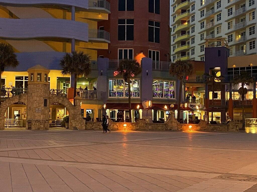 Ganze Wohnung, Direct Ocean Front Penthouse Studio zu Fuß zu viel! in Daytona Beach, Florida