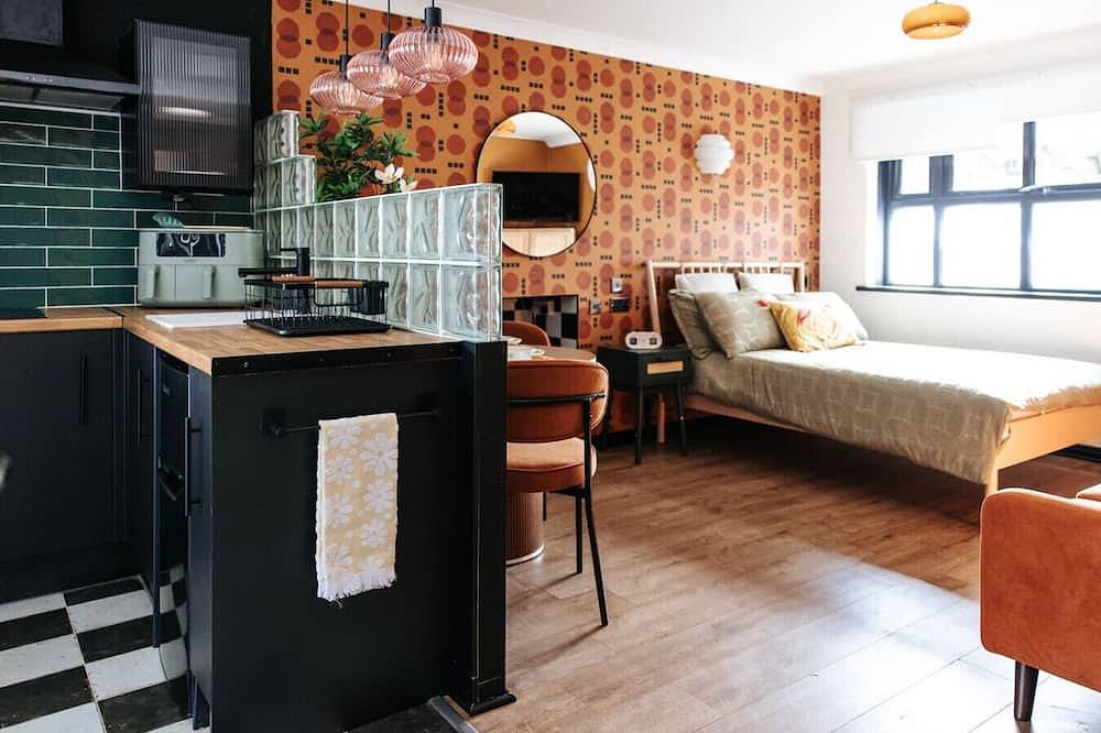 Entire apartment, Guest Studio for 2 I Private I Self Contained I Near Cardiff in Penarth, Cardiff