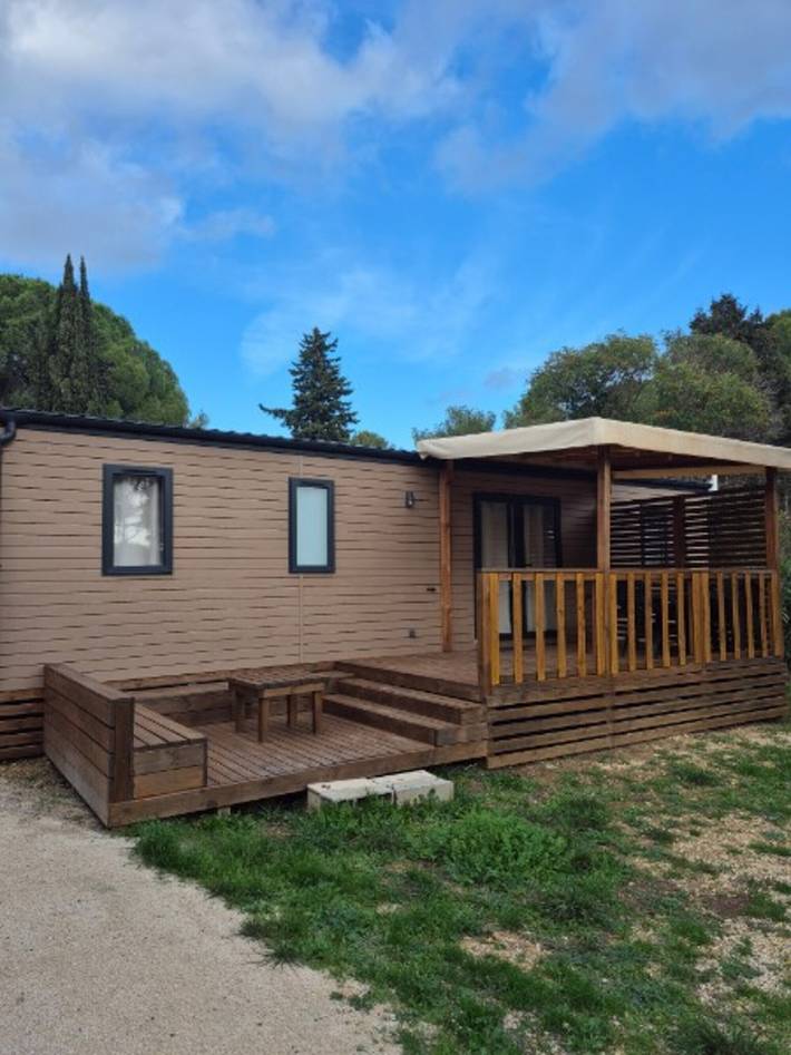 Camping pour 6 personnes, avec bassin pour enfant et jardin dans les Bouches-du-Rhône - 3