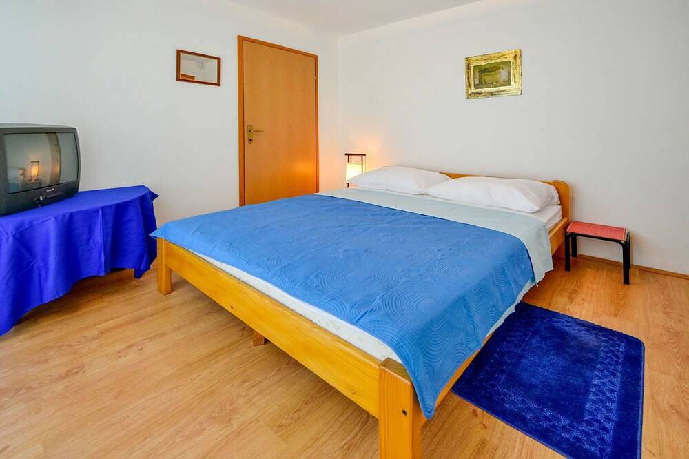 Alleinstehendes Ferienhaus mit W-Lan, privatem Pool, Klimaanlage, Tv, Terrasse, Panoramablick in Zagreb und Umgebung