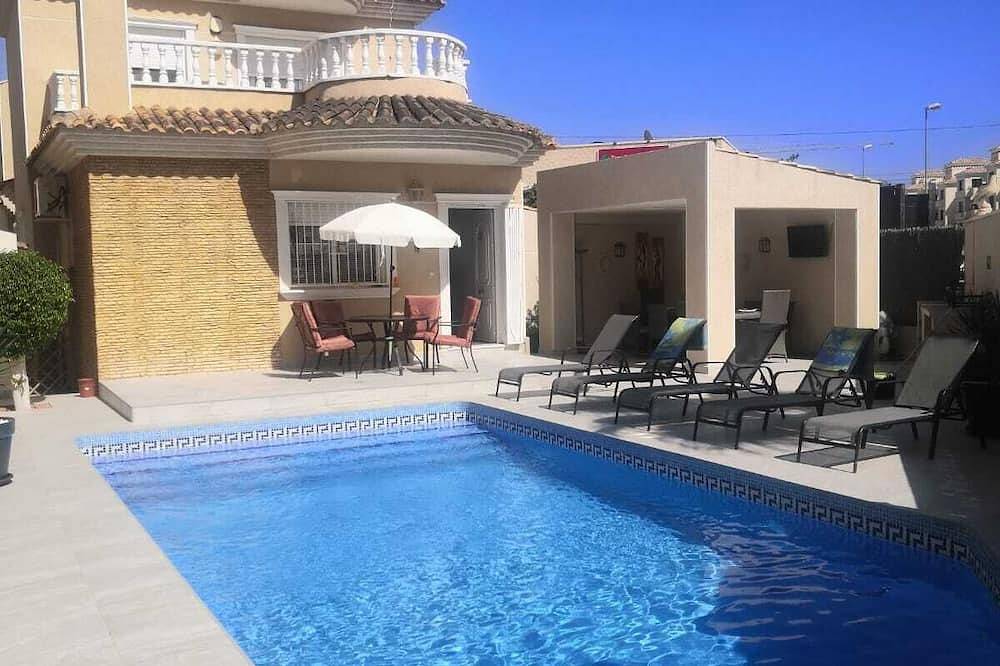 Beautiful detached house with private pool car unnecessary in Orihuela, Costa Blanca