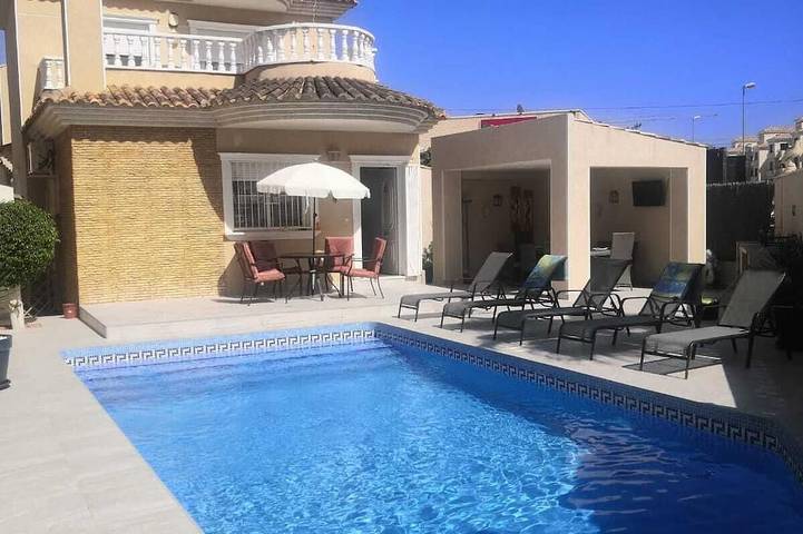 Villa pour 12 personnes, avec jardin et terrasse - 1